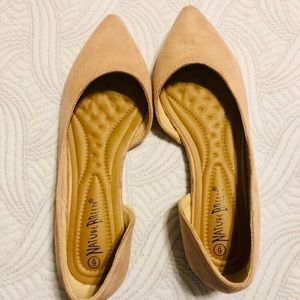 Size 6, blush flats
